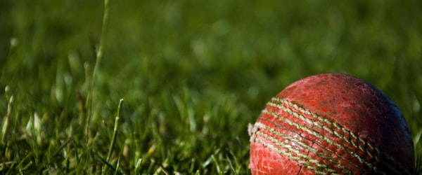 各国足球队进行2026世界杯预选赛比赛